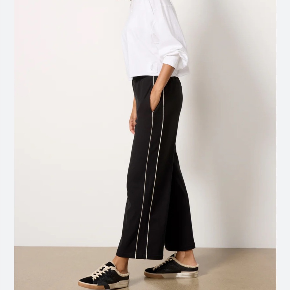 Varley Black Wide-Leg Pants with White Piping
